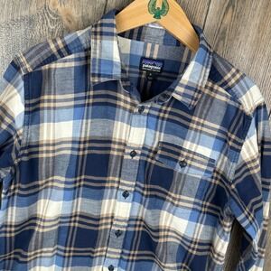 Patagonia Lightweight Fjord Flannel Shirt Medium Blue Tan Plaid Organic Cotton